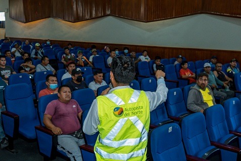 Más de 100 conductores de Huarmey se capacitan gratuitamente en manejo defensivo 