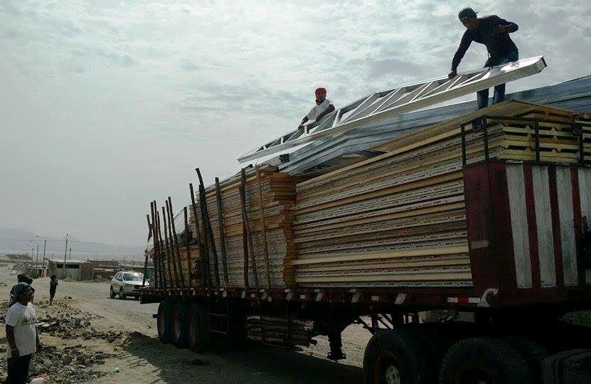 Nuevo Chimbote: instalan aulas prefabricadas en colegio “Los Constructores”