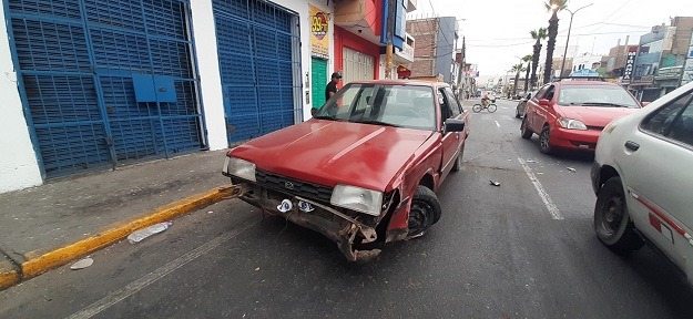 Chimbote: autos colisionaron violentamente en transitada avenida José Gálvez