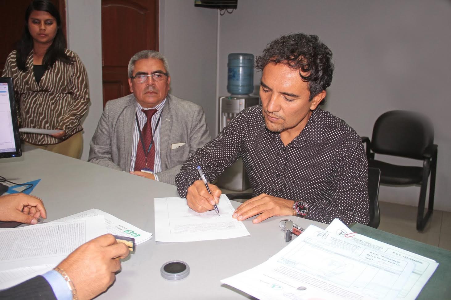 Autoridades de Áncash deben pedir urgente reunión con EsSalud, afirma Valentín Fernández