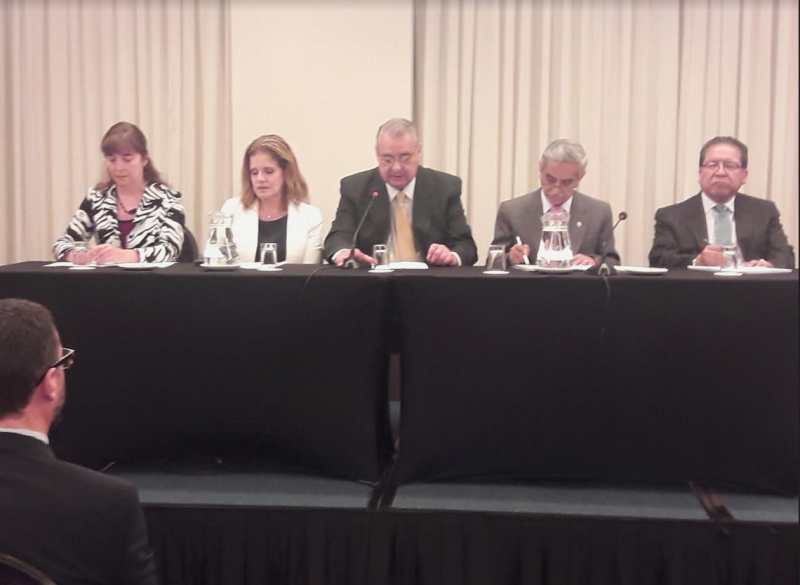 Autoridades y especialistas coinciden en necesidad de reformas para fortalecer la democracia