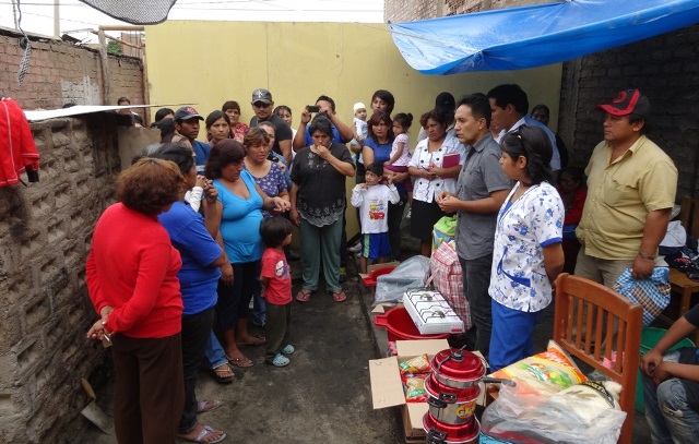 Familia damnificada de incendio en San Luis recibió ayuda de candidato