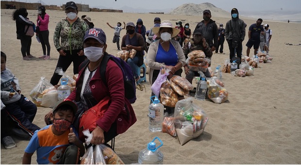 ACAF beneficia a 100 familias con bolsas de alimentos y 50 mochilas con útiles escolares en Nuevo Chimbote