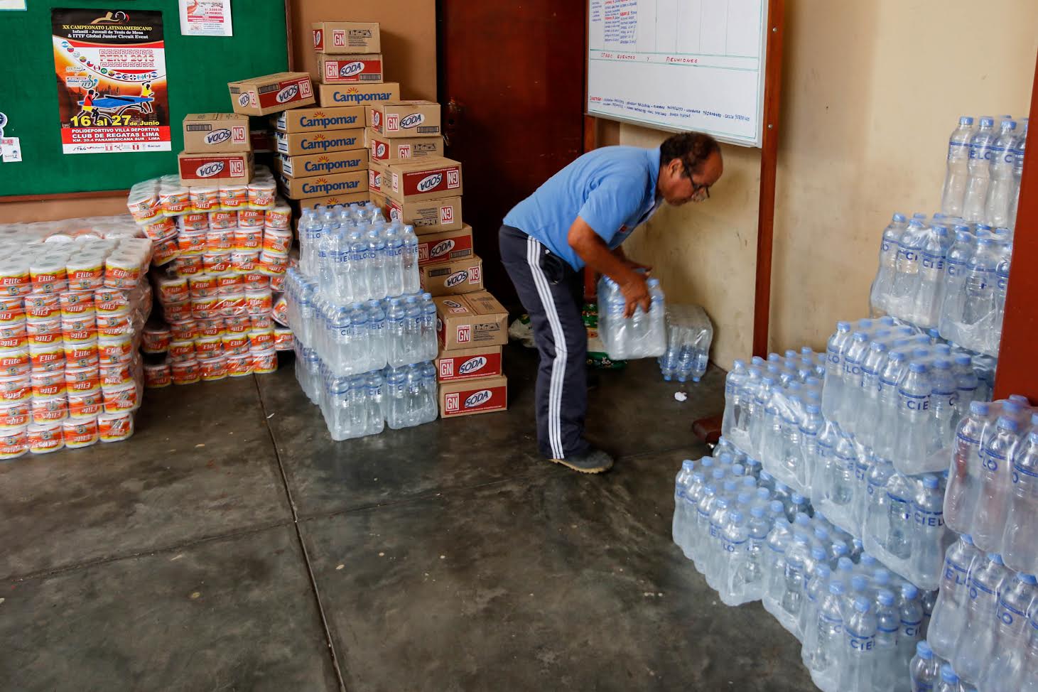 Corte del Santa llevó ayuda a personas varadas en el estadio Centenario