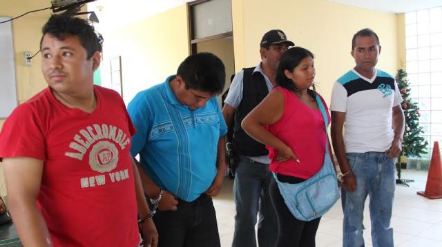 Caen delincuentes tras asaltar tienda de venta de celulares en “Los Ferroles”