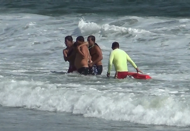 Nuevo Chimbote: empresario murió ahogado en Playa Bonita tras rescatar a 2 niños 