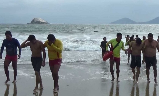 Chimbote: Rescatan a 5 bañistas cuando eran arrastrados por el mar en “Besique” y “Atahualpa”