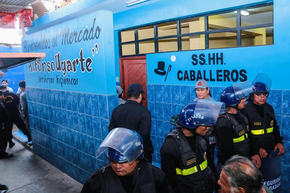 Chimbote: Municipalidad del Santa busca recuperar administración de baños en mercados 