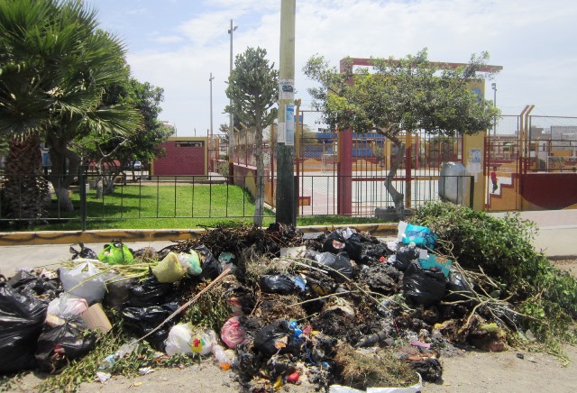 Vecinos de “Bellamar” queman basura acumulada por más de 15 días