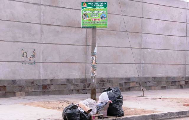 Campaña contra arrojo de basura iniciada por municipio no tiene resultados en Chimbote