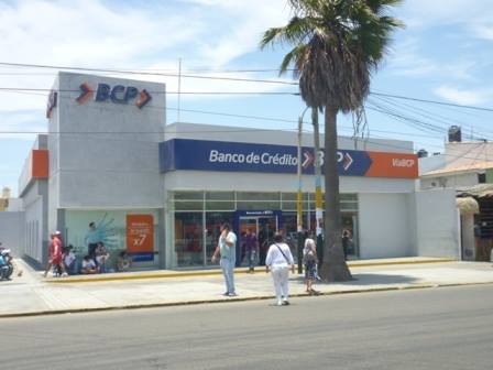 Nuevo Chimbote: Delincuentes asaltan a administradora de constructora en la puerta del BCP