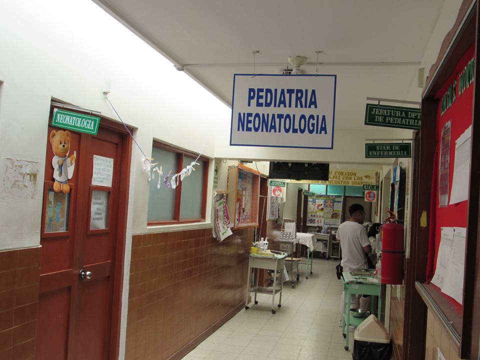 Chimbote: gemela que nació con 5 meses de gestación perdió la vida y su hermana se aferra