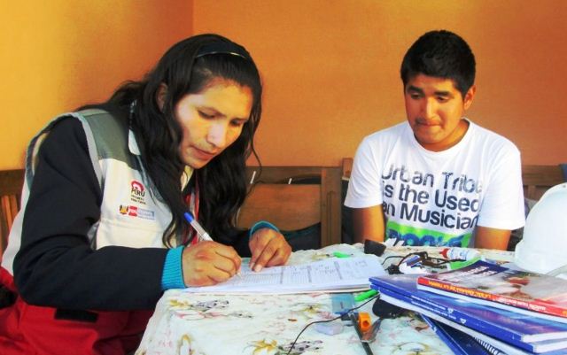 Áncash: Beca 18 monitorea buen uso de subvenciones de becarios