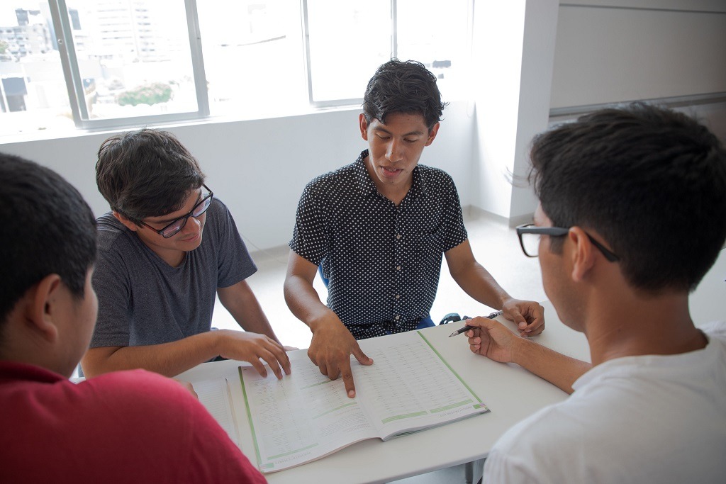 Corea ofrece becas a estudiantes de secundaria para formarse en ciencias y matemáticas 