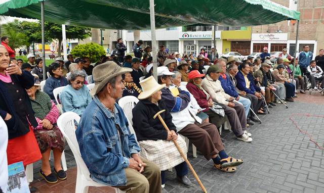 Más beneficiarios de Pensión 65 en Nuevo Chimbote cobraron cheques