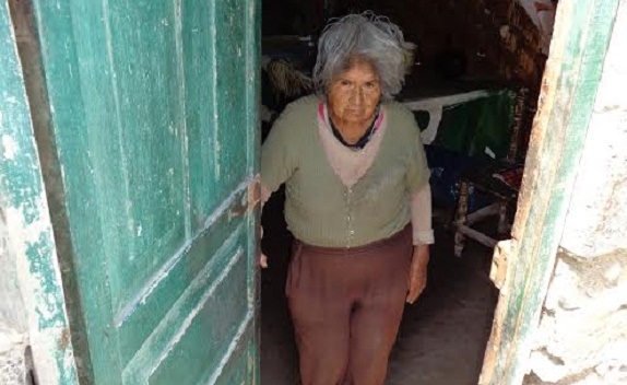 Chimbote: Beneficencia convoca ayuda de la comunidad para la abuela Rosita