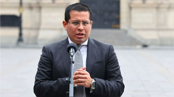Benji Espinoza decide volver a la defensa de Pedro Castillo y la primera dama