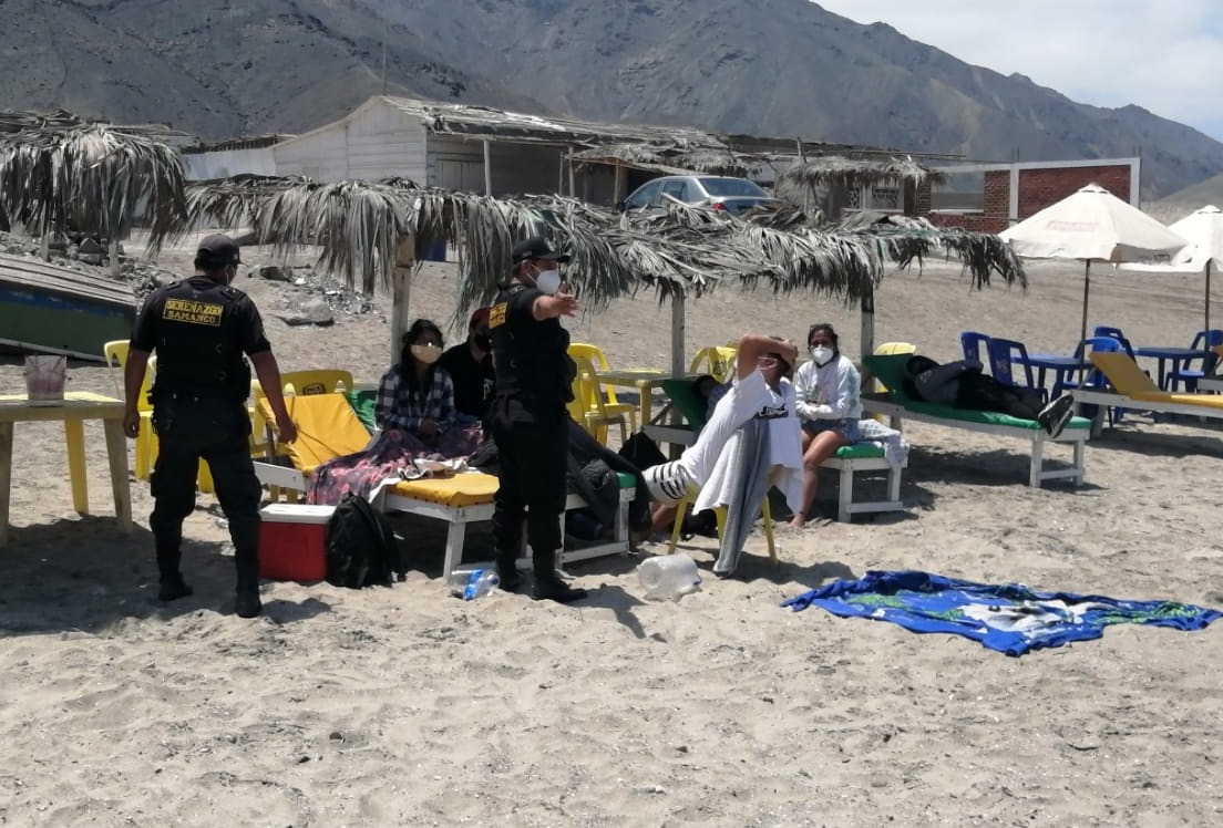 Inician operativos para evitar aglomeraciones en la playa Vesique en Samanco
