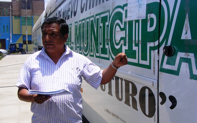 Roban 20 teclados de la biblioteca itinerante de comuna sureña