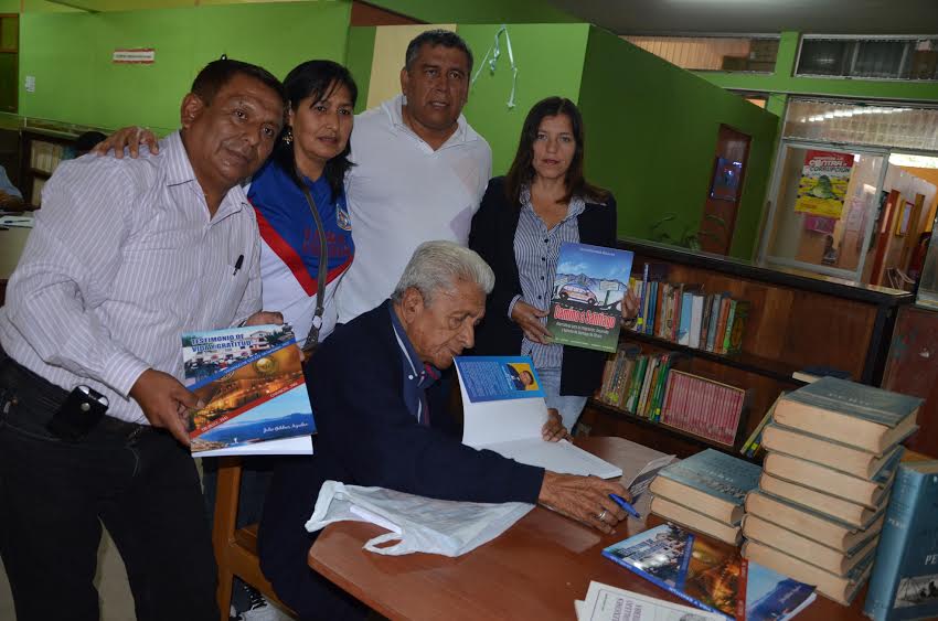 Biblioteca Municipal recibe importante donación de exalcalde Julio Geldres