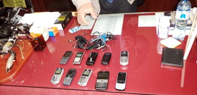 Presos de Cambio Puente utilizan "blackberries" para actualizar su Facebook