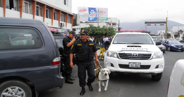 Sujeto llamó a la presidencia de la Corte del Santa para advertir que había colocado una bomba en los baños