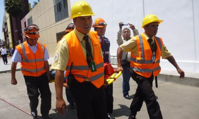 A pesar de carencias bomberos de Chimbote demuestran un buen trabajo