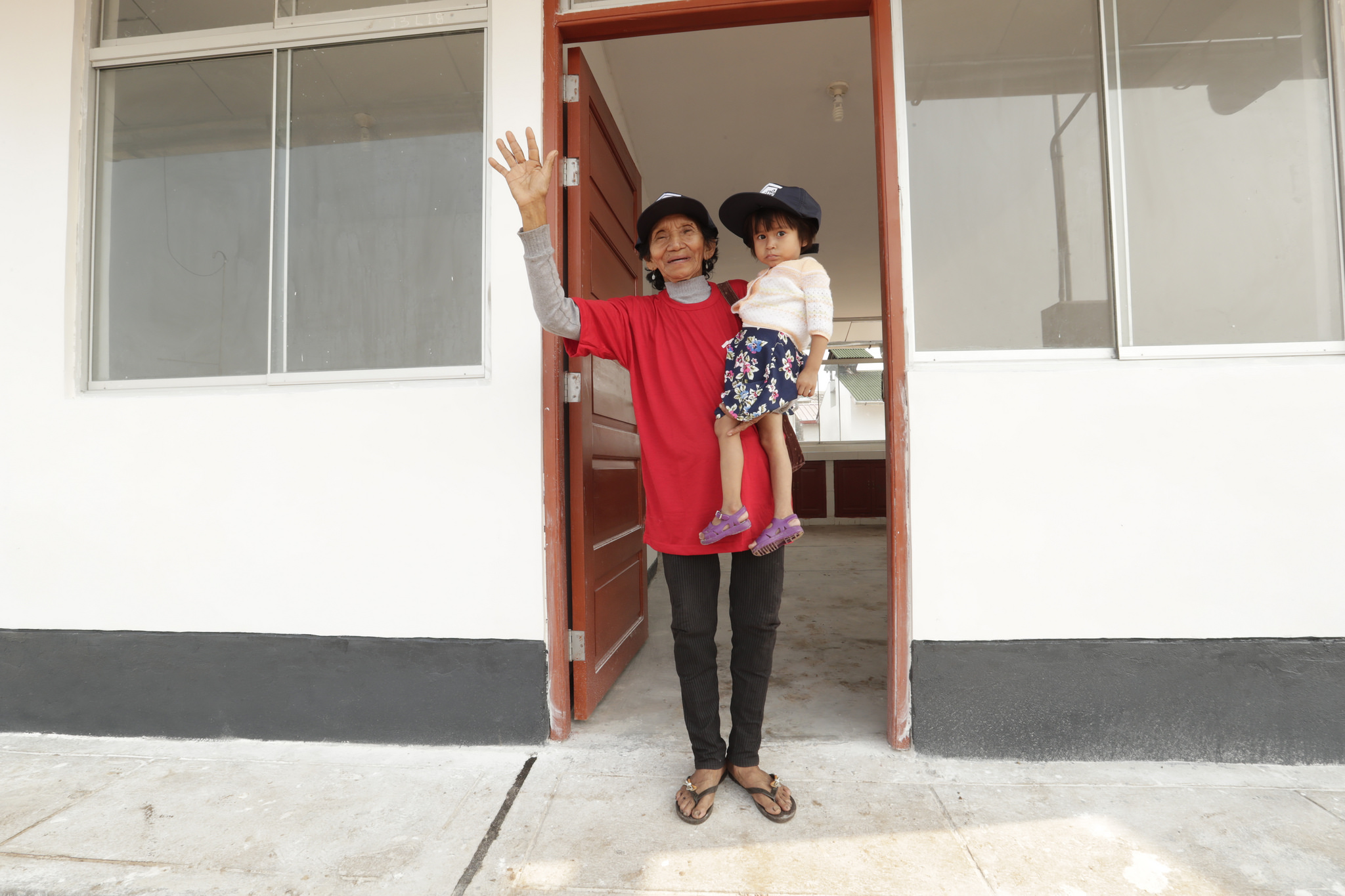 Cerca de 5 mil familias damnificadas El Niño Costero reciben “Bono 500”