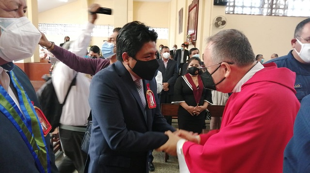 Gobernador de Áncash anuncia compra de 26 camas UCI, seis plantas de oxígeno y vacunas contra el covid-19