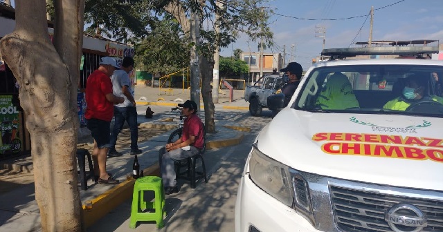 Chimbote es el epicentro de la pandemia, pero “covidiotas” siguen libando licor en las calles