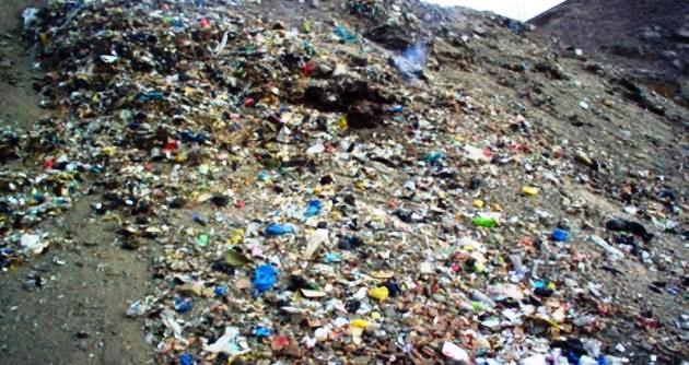 Denuncian a alcalde Arroyo por no cumplir con erradicar botadero de basura