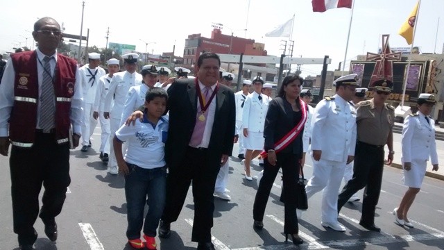 Briceño recomienda a Victoria Espinoza que convierta mercado Tres Estrellas en mini parque industrial