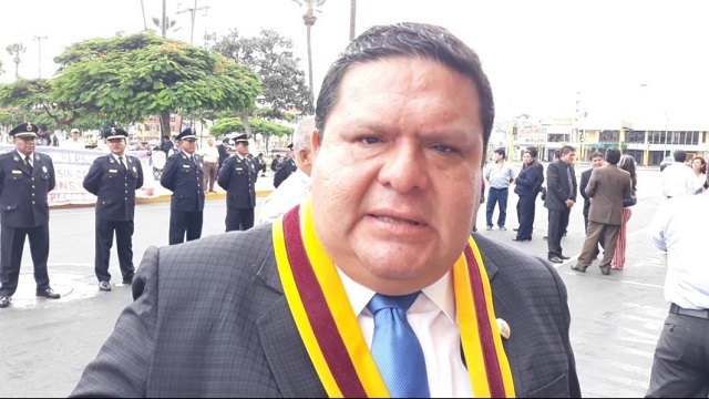 Alcalde de Chimbote dice que en tres meses será clausurado botadero a un costado del túnel de Coishco