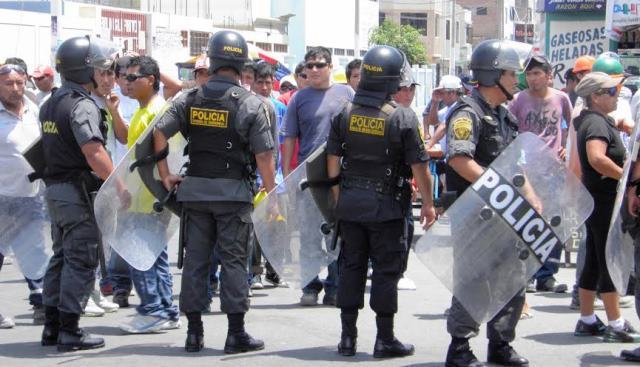 Vándalos del grupo de López Padilla generan violencia en obra en "El Acero"