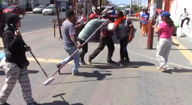 Militantes de “El Maicito” y “Somos Perú” se disputan a golpes una pared para sus pintas en Chimbote