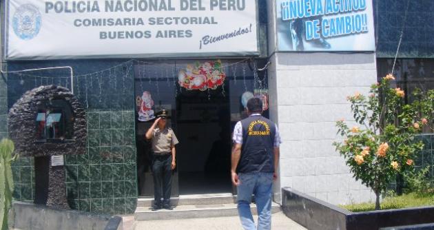 Asaltantes vaciaron la casa de policía, se llevaron hasta su pistola en Nuevo Chimbote