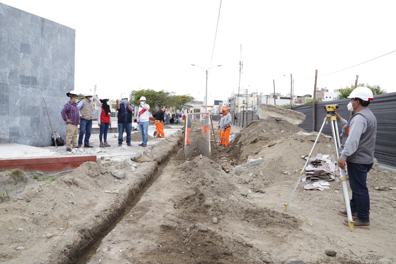 Alcalde Briceño supervisó avance de obra de mejoramiento del Bulevar Isla Blanca de Chimbote