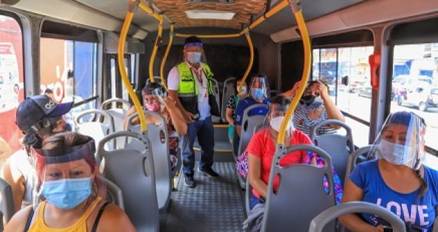 Más de una docena de choferes de servicio público multados por sobrepasar el 50% de aforo en  sus unidades