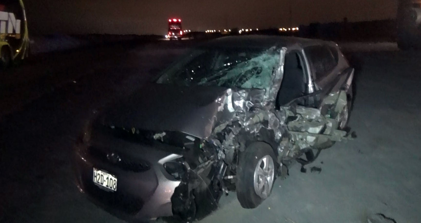 Bus interprovincial choca contra automóvil en la Panamericana Norte