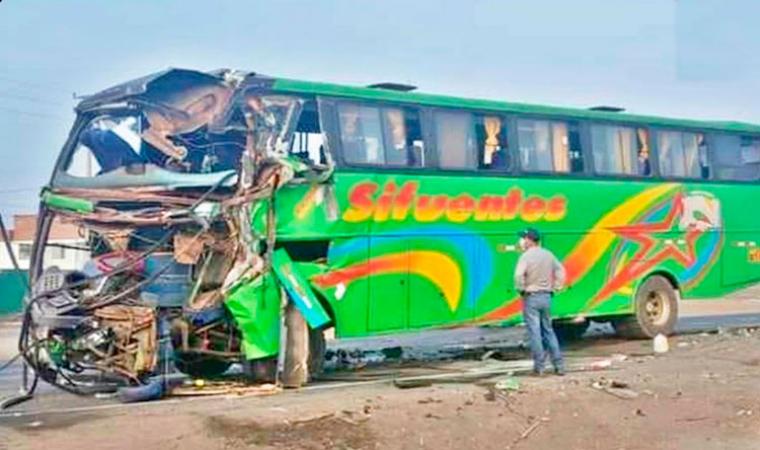 Treinta heridos en triple choque de buses que salieron de Trujillo hacia Lima