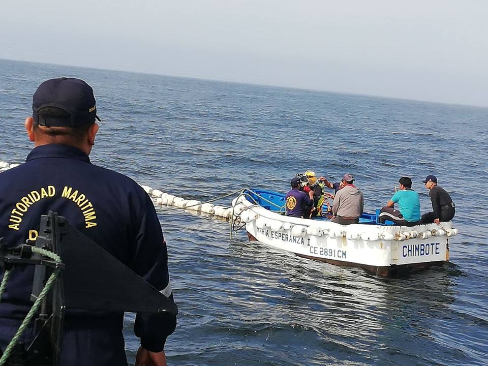 Chimbote: Once buzos inician labores de búsqueda de pescadores desaparecidos 