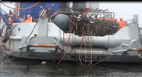 Buzos trabajan arduamente en la búsqueda de los 6 pescadores desaparecidos en el mar de Coishco