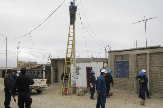 Cables de alta tensión pone en riesgo a pobladores de asentamientos humanos