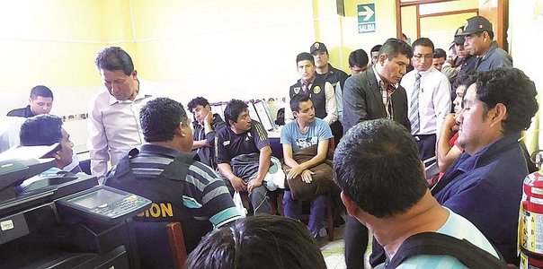 Piden bajo sistema de recompensas capturar a resto de banda “Los traficantes de cuello y corbata” 