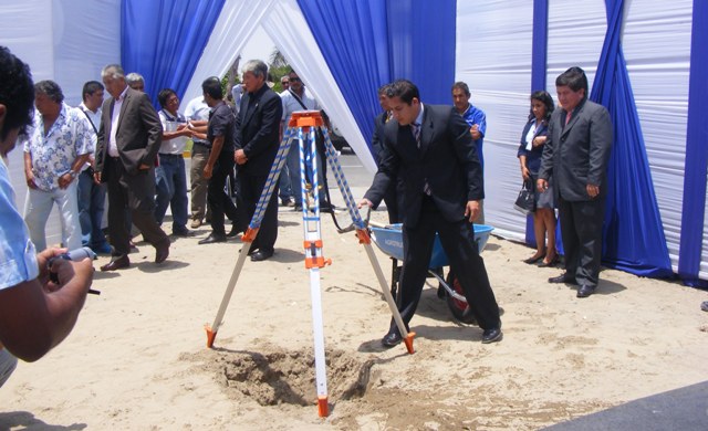 Caja del Santa colocó primera piedra de futura agencia en Nuevo Chimbote