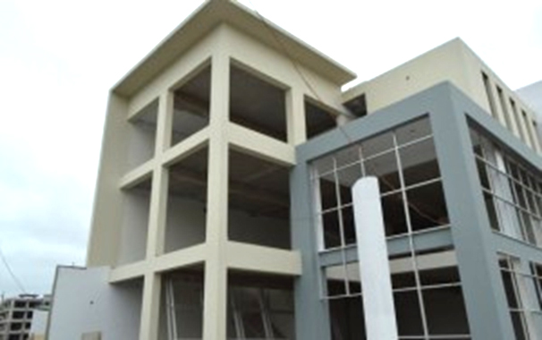 Moderno edificio de la Caja del Santa en Nuevo Chimbote próximo a inaugurarse