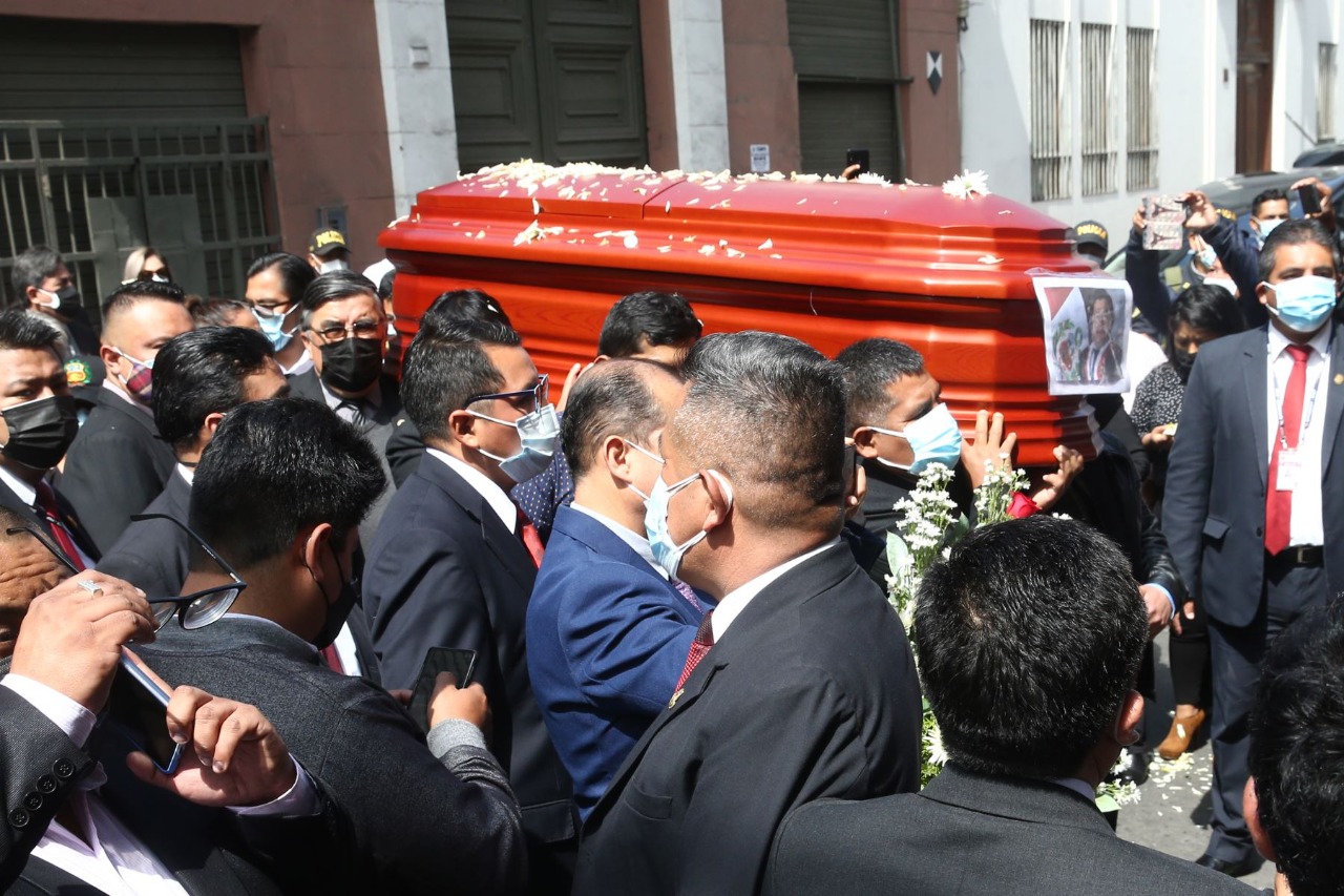 Congreso realiza homenaje póstumo a congresista Fernando Herrera