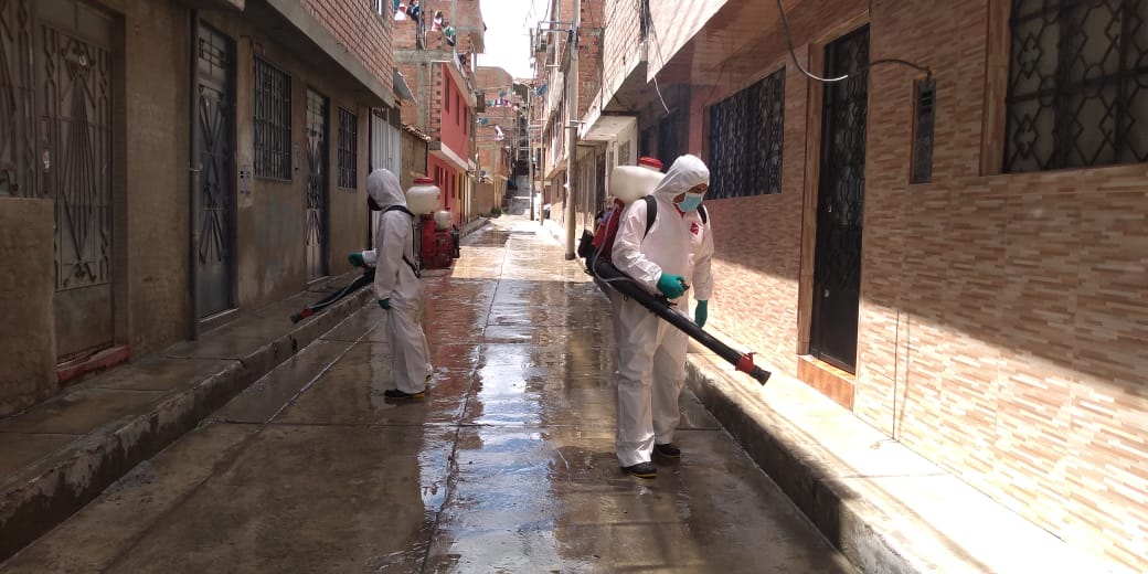 COER Áncash desinfecta lugares claves de recorrido de pacientes por Covid-19 en Huaraz