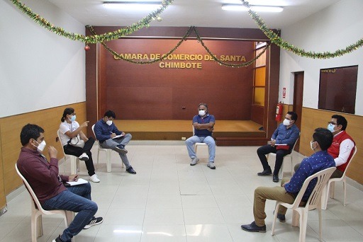 Continúan formalización de emprendedores de mercados y centros comerciales de Chimbote