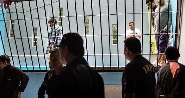 Incautan 3 celulares utilizados para extorsiones durante requisa en cárcel de Chimbote